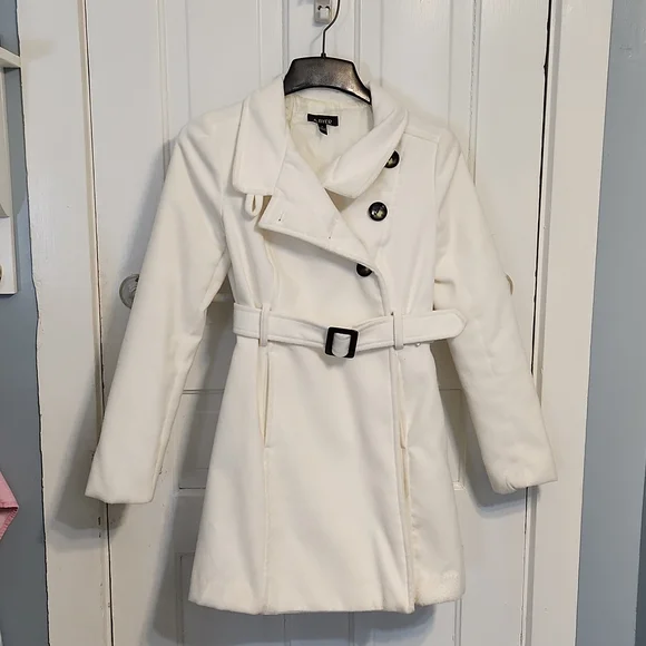 A byer deals coat